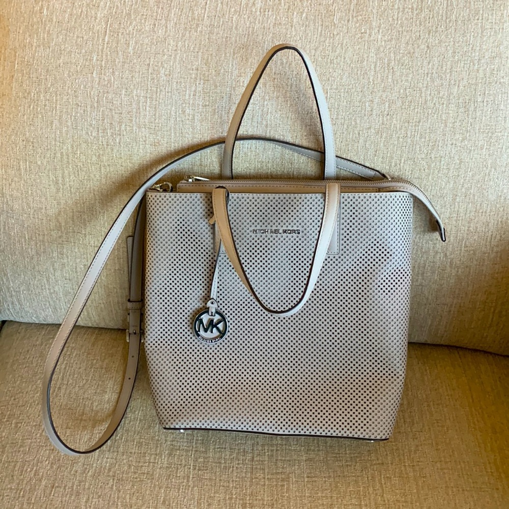 NWOT Michael Kors Shoulder Bag.
